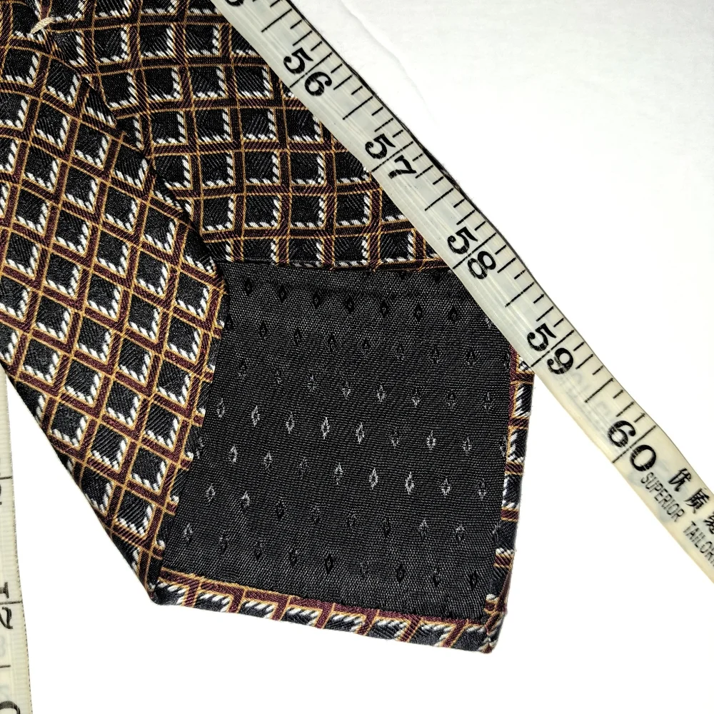 NEO BILL BLASS 100% Silk Multicolored Diamond Shapes Design Tie